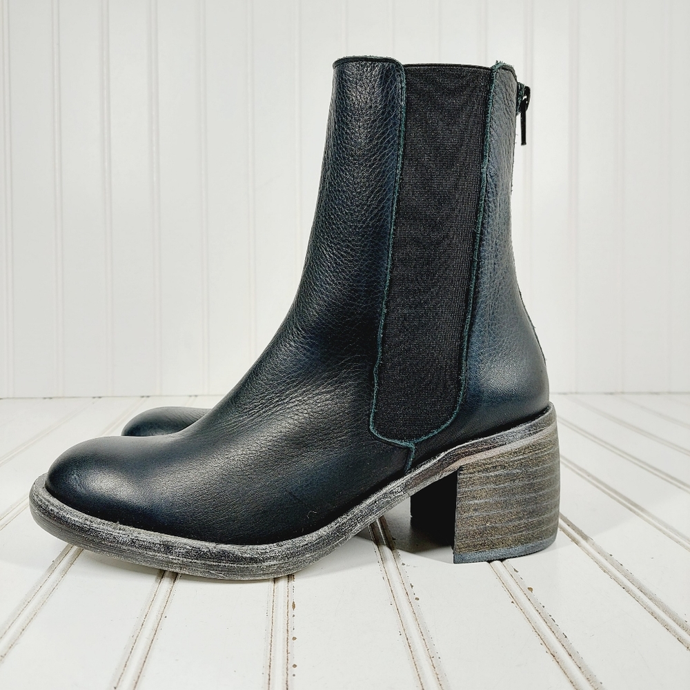 NEW Free People Essential Black Leather Heeled Chelsea Boots F593